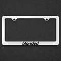 Blonded frame on a charcoal textured background